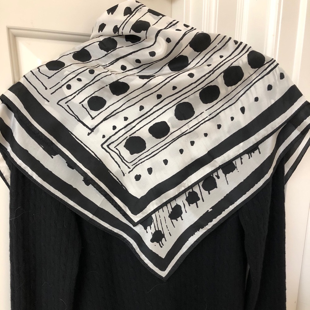 Vera Neumann scarf - Picture 10 of 11
